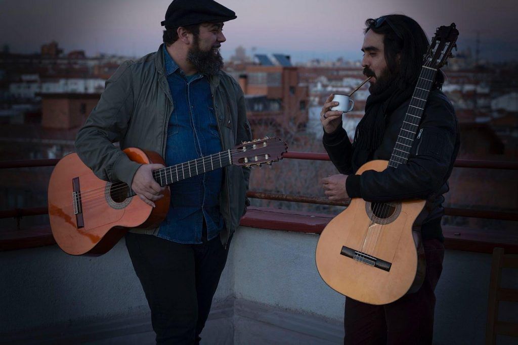 Maurizio del Río y Claudio Villanueva: complicidad a la guitarra