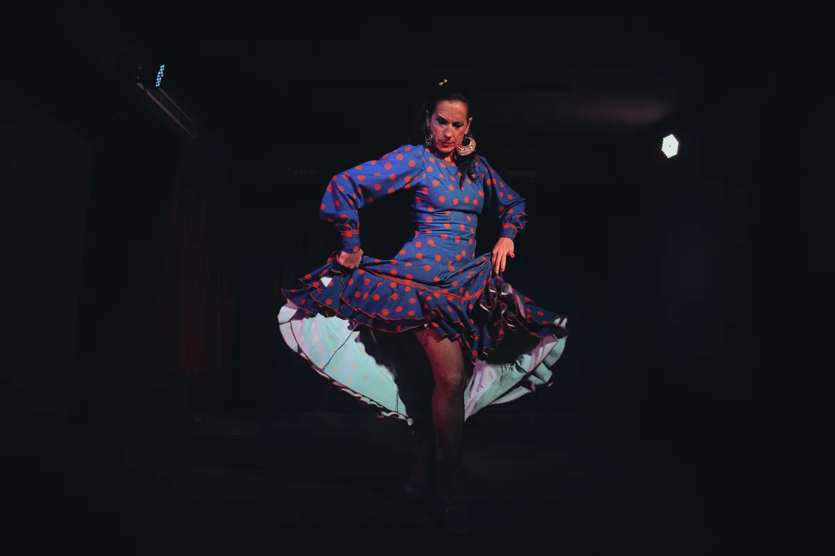 Bailaora flamenca actuando en el tablao Café Ziryab de Madrid